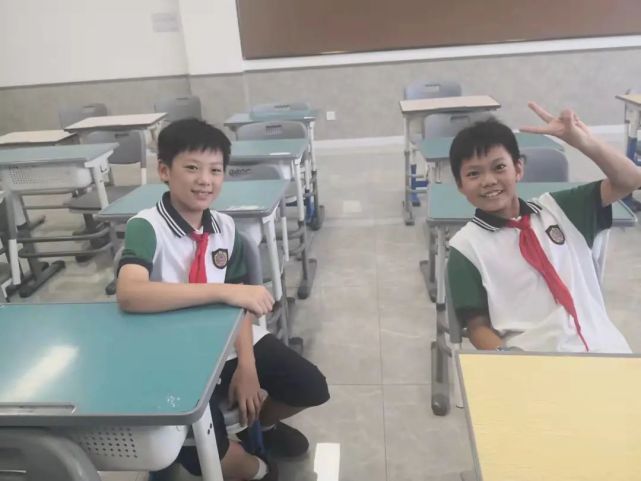 从幼儿园跳到初中拿奖拿到手软杭州这对双胞胎男生跳起舞来默契十足太
