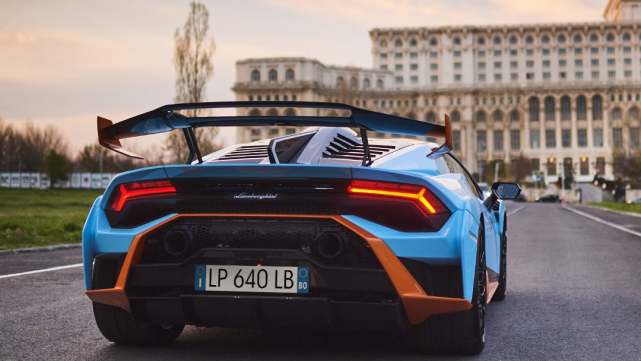 盘点七款豪车尾灯,奔驰奥迪宝马都不在列