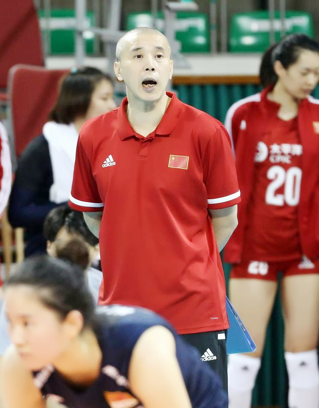 深圳女排吹响集结号新球队面临新挑战新主帅包壮欲打出名堂任重道远