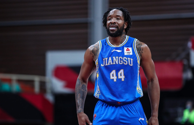 在近日公布的俱乐部对外援优先续约权名单中,江苏队放弃了对威尔斯的