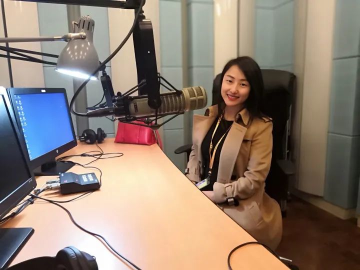 苏版语文教材课文都找她配音;雅诗兰黛,植村秀等高端品牌广告找她配音