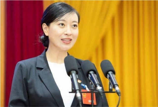 读书有多重要 34岁清华女博士当选河北县长 履历丰富让人羡慕 腾讯新闻