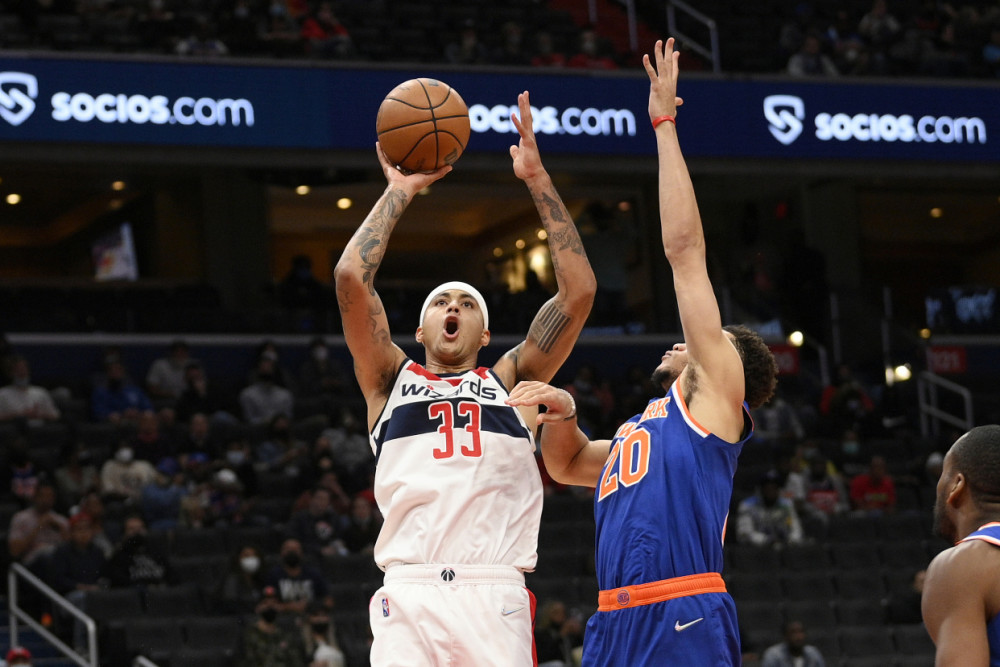 库兹马 说好的爆发呢？NBA新星两场18中5 离开湖人依然低迷