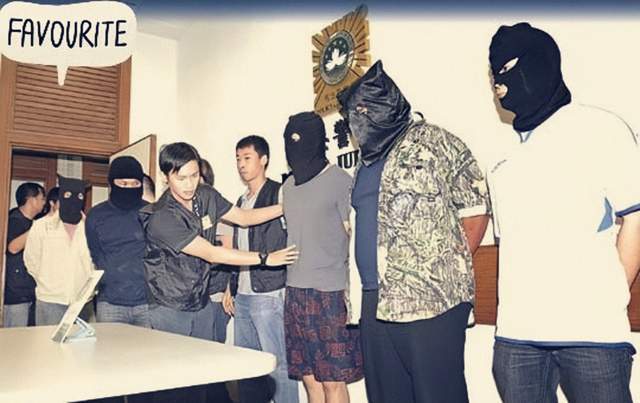 在2010年,该案件的12名被告有9名被判重刑,其中"九指华"被判25年,马德