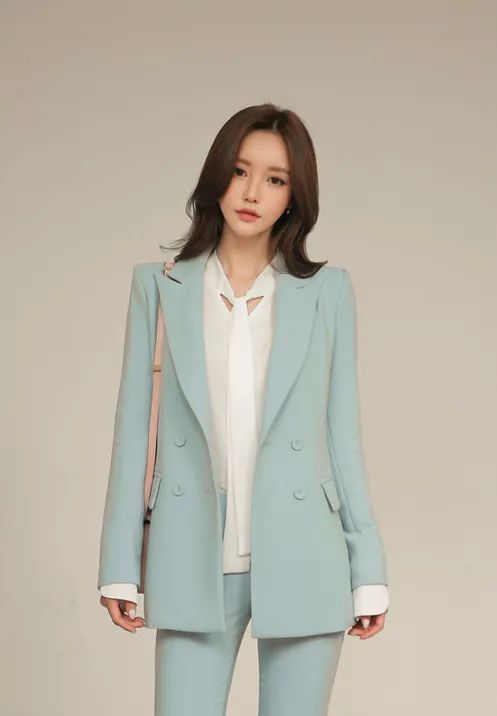 美图赏析:孙允珠,天海玻蓝苏黎世格调商务西装
