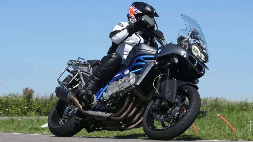 宝马k1600gs?独一无二的直列六缸水鸟_腾讯新闻