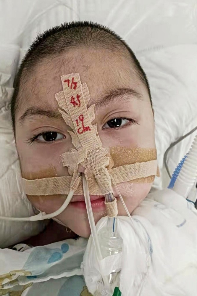 湖南一男孩出生即患重症常住icu如今又遇危机父亲拼尽全力仍难救他