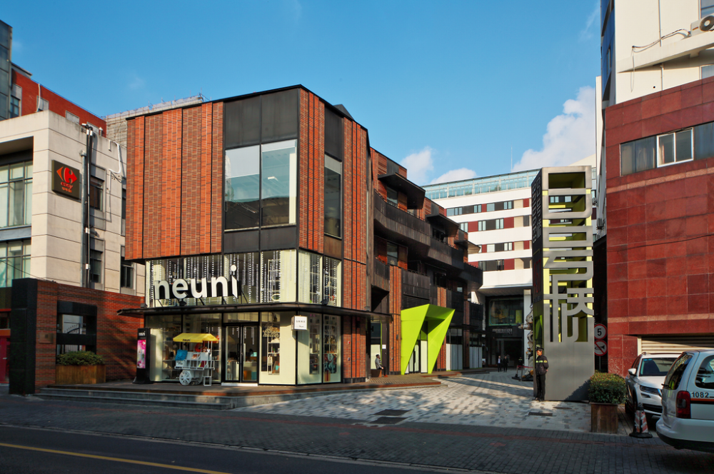 受市里认可的文创园区主要分布在上海市中心城区,截至今年10月3日