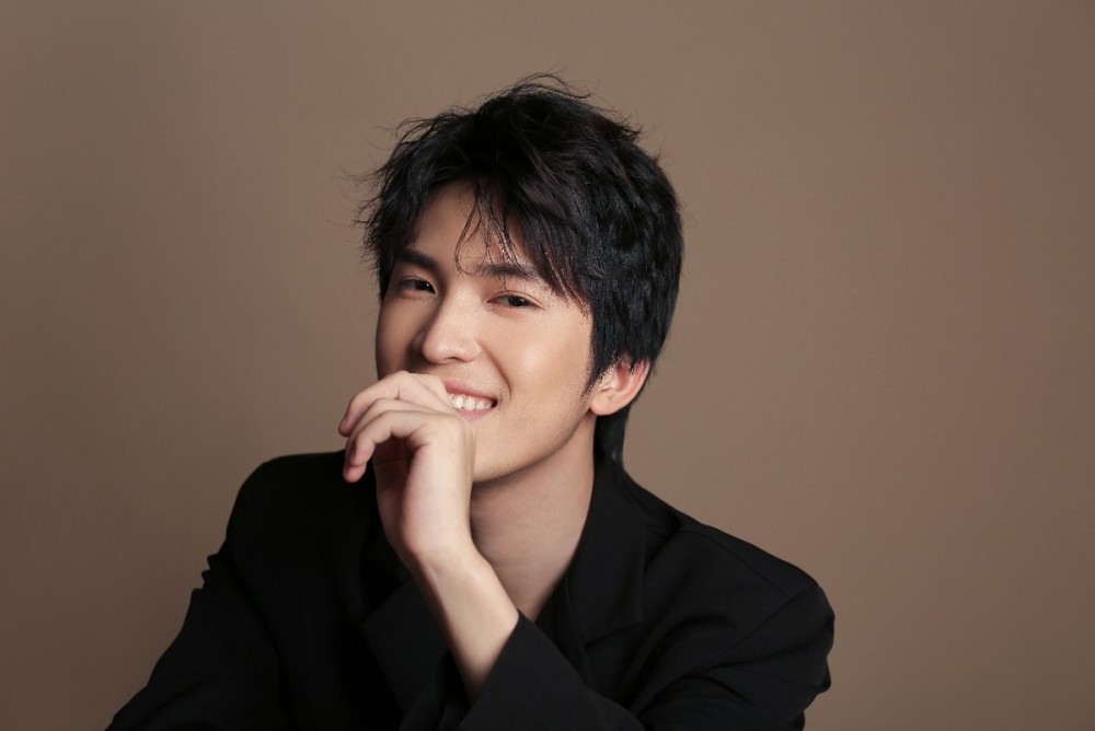 除了游戏技术好,难言本人长相也很帅气,因此,他吸引了不少女粉丝,在