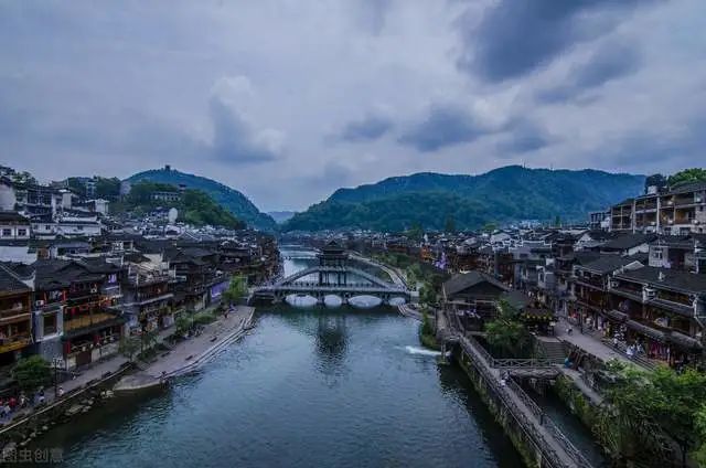 長沙鳳凰古城旅遊攻略(長沙鳳凰古城旅遊攻略景點必去)