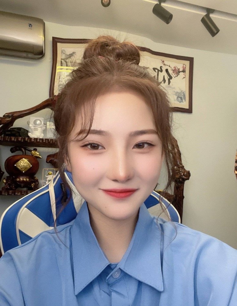 网红法克儿妈妈心疼女儿:18岁为爱情奔赴异地,没有