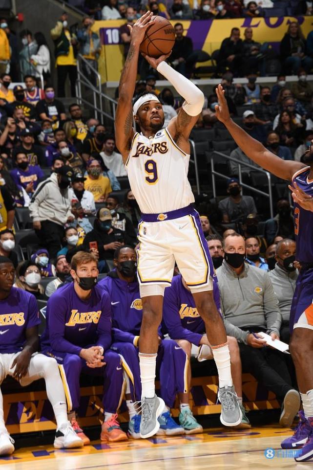 贝兹莫尔:你们拿冠军和钱抨击我 而我得到的东西比这些更有价值