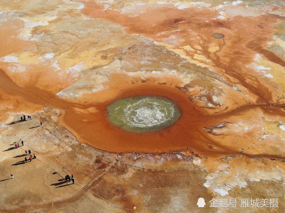 而是"恶魔之眼"艾肯泉,青海的一处神奇的小众景点