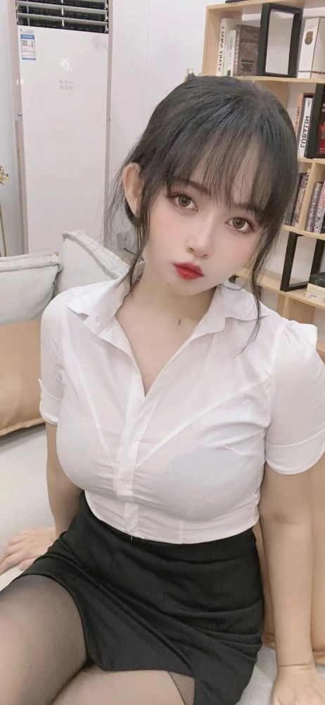 date220305女神壁纸