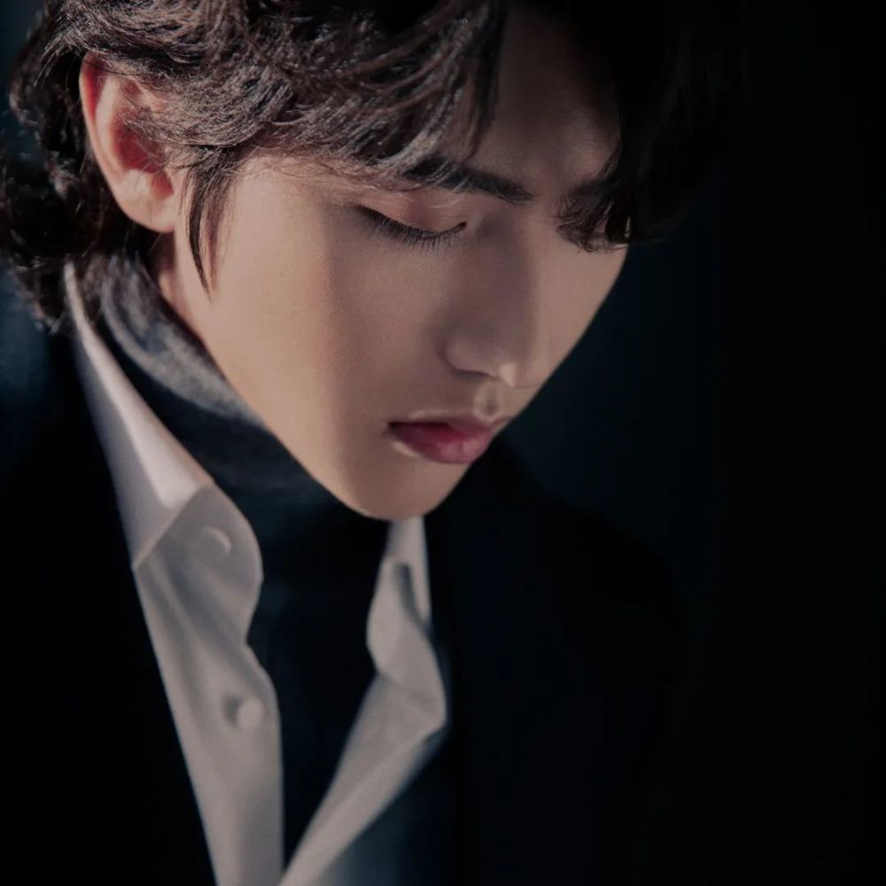 蔡徐坤的全黑look也是禁欲系yyds.