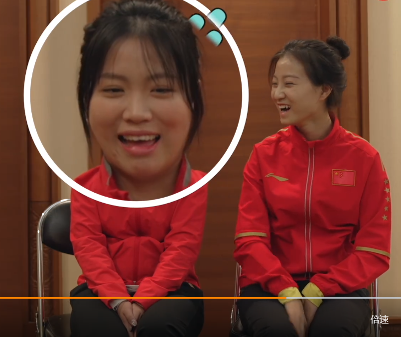 杨倩随后表示,史梦瑶最有趣的是她在ktv唱歌的时候,史梦瑶哈哈大笑