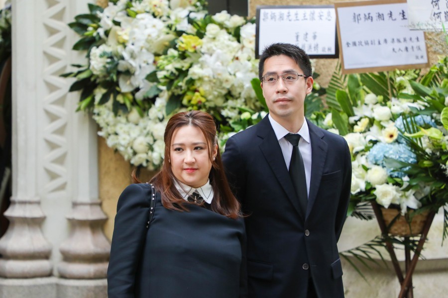 儿子娶了新鸿基地产的千金,他顺利拿下亲家的工程,靠此成功发家