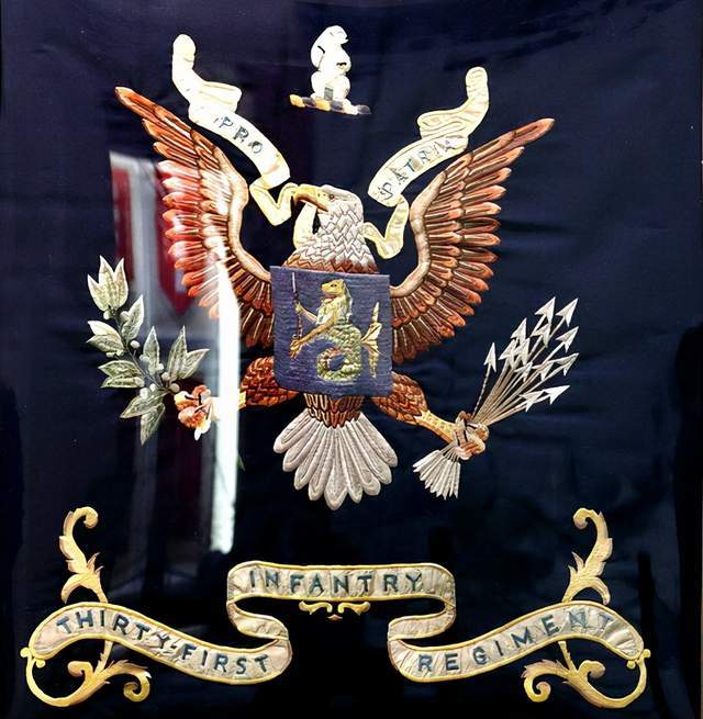 长津湖中雷公的原型是一位山东人亲手缴获美军北极熊团旗