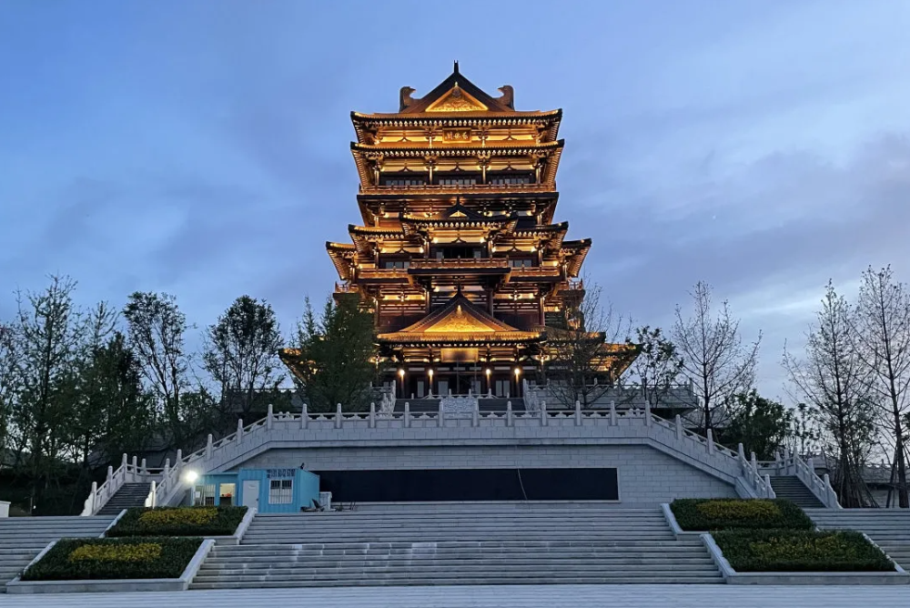 东安阁作为2021年大运会主宴宾楼,成都市重点打造东安十二景核心景点