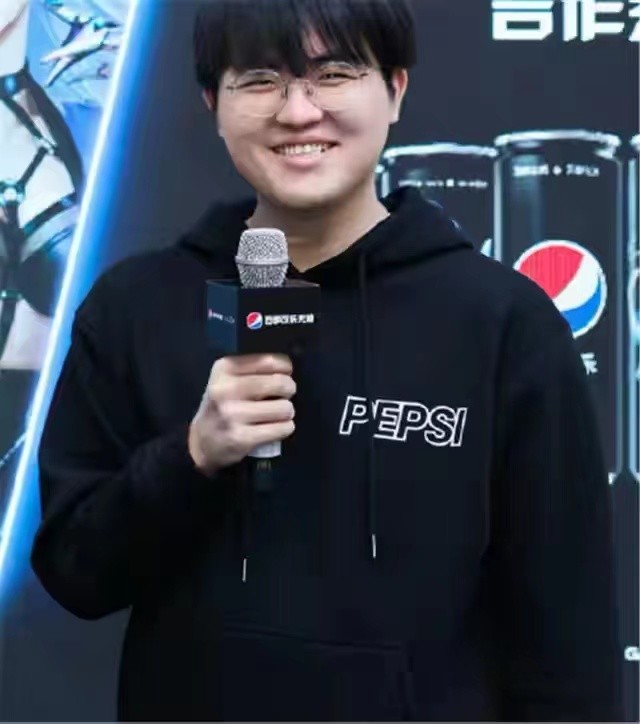 姿态君泽上演yygq模仿秀热门话题全面剖析直言不太现实