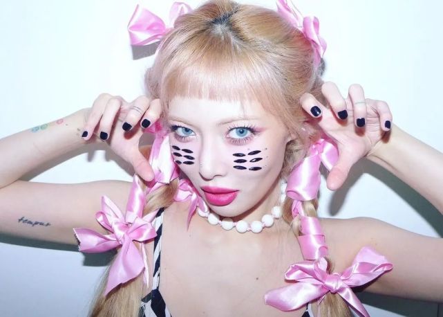 秋冬用彩色眼影,你不亮眼谁亮眼?