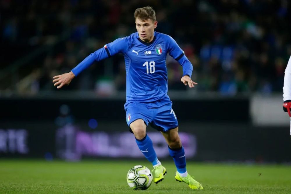 人物完美男主角巴雷拉蓝衣蓝黑新领袖