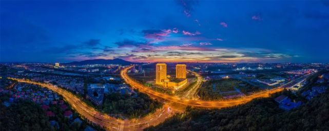 未来五年,栖霞将加快建设重点消费载体,建成华润万象天地,仙林湖东tod