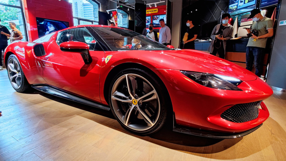 2988万元29秒破百插电混动法拉利296gtb中国上市