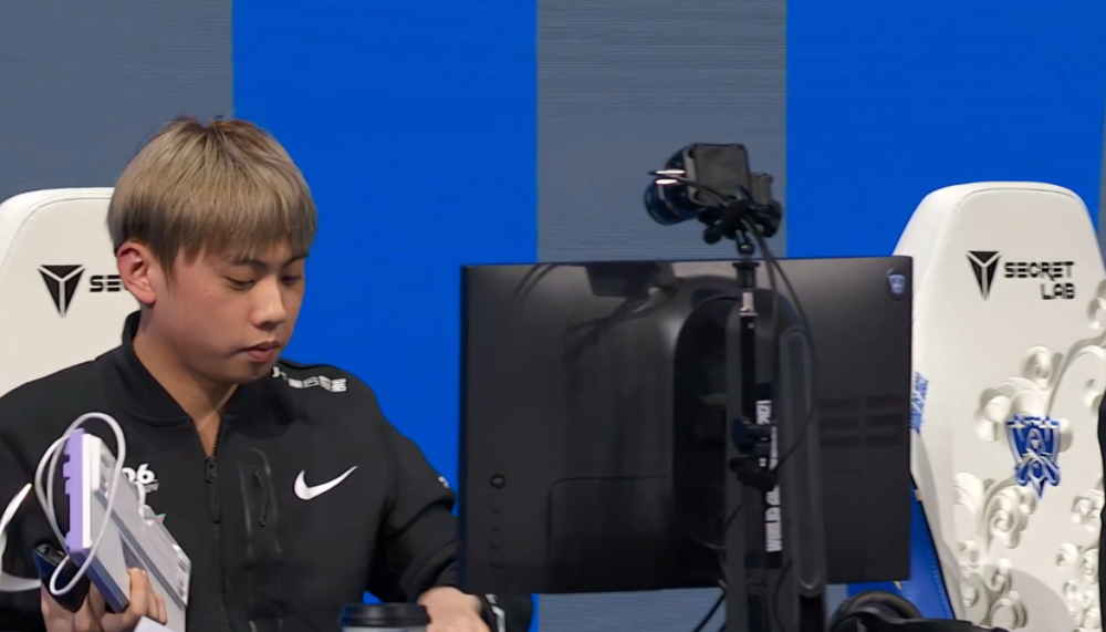 lol:lng小组赛被gen暴打,冷少被管一中bdd完爆,八强没啥希望了