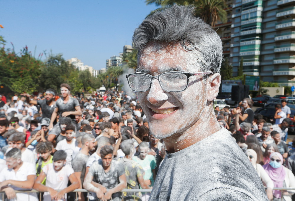 (外代一线)抛撒欢乐