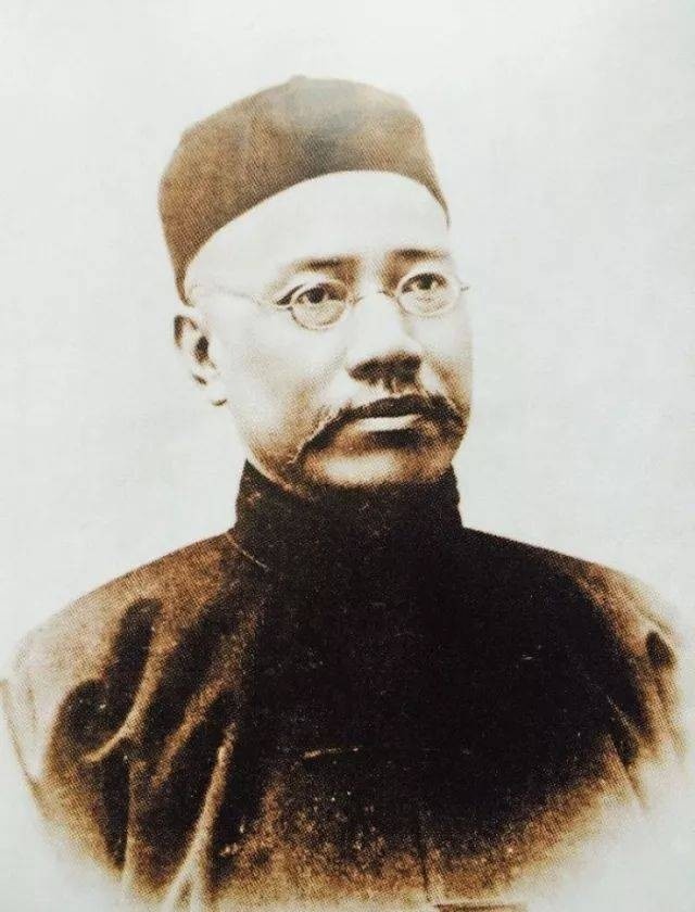 "改良派"代表——严复先生画像1881年,严复担任北洋海军学院的"外语