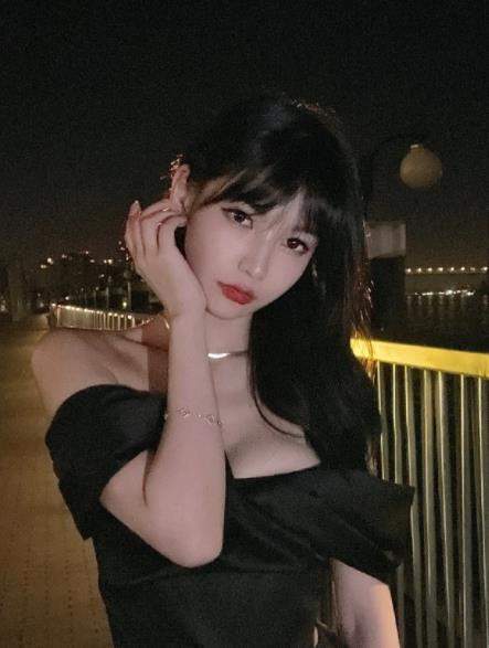 叶知秋成和平精英官方,斗鱼宠儿,一人担任两项重任