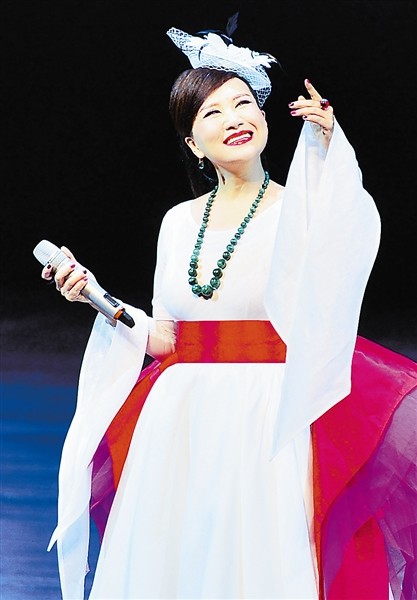 郑绪岚凭牧羊曲爆红后改国籍远嫁美国现状如何