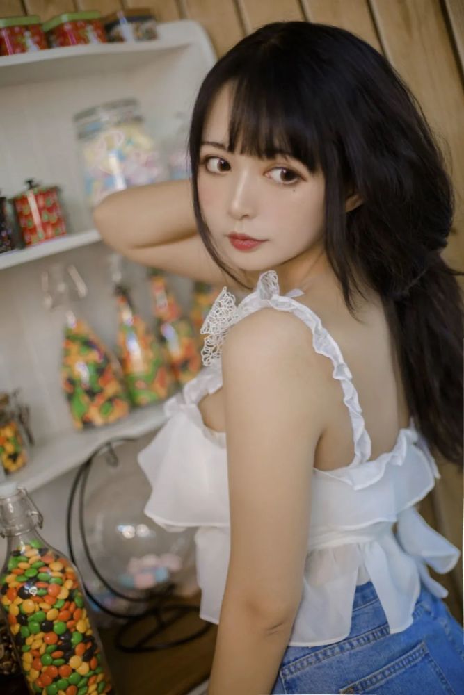 【美女coser】_黑猫猫ovo_《客厅》