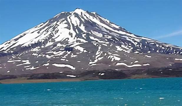 世界风光欣赏—阿根廷门多萨省迈67波67火山景色