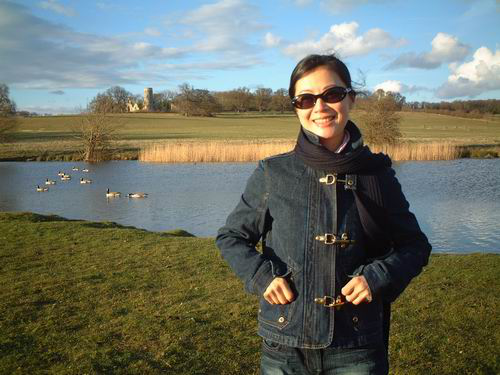 北京才女主持人姜丰:为嫁老外放弃国籍,现回国捞金下场怎样?