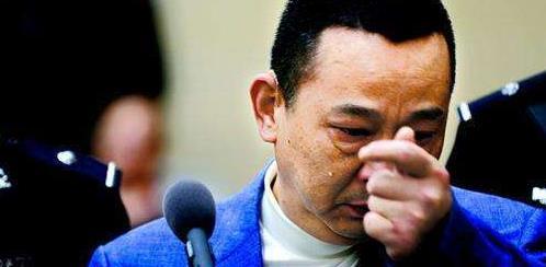 刘汉身家上百亿野心大,花30万宠幸女明星,一顿饭就吃掉80万