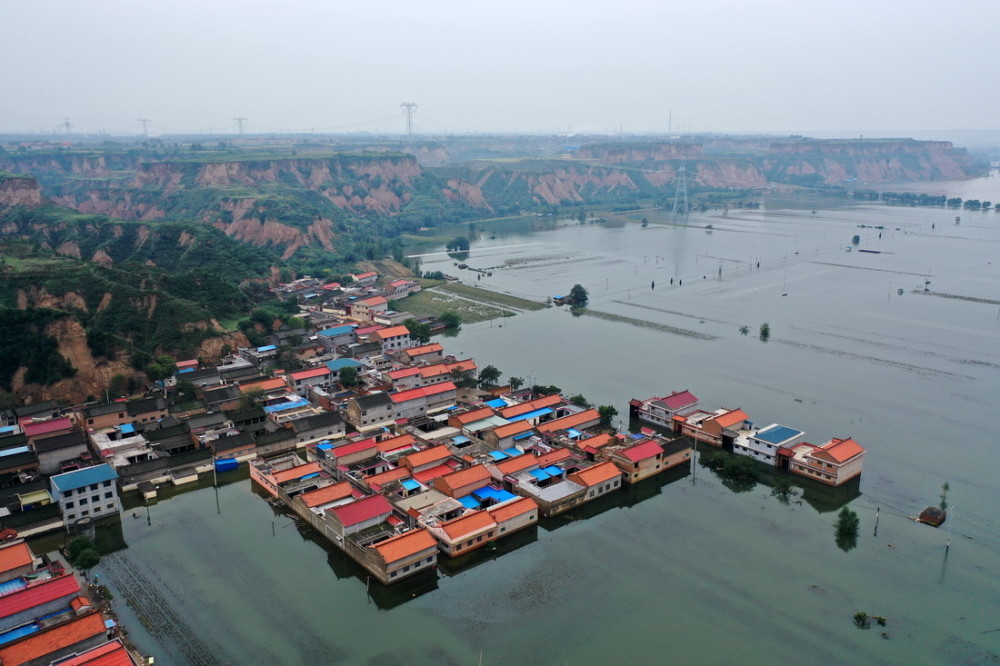 10月11日,记者来到山西省稷山县清河镇吴璧小学安置点,探访因洪水被