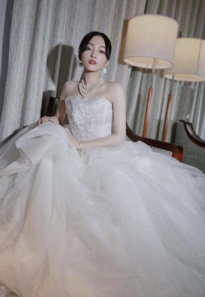 张韶涵这裙子不错蕾丝丝绒158cm身高穿出176气场