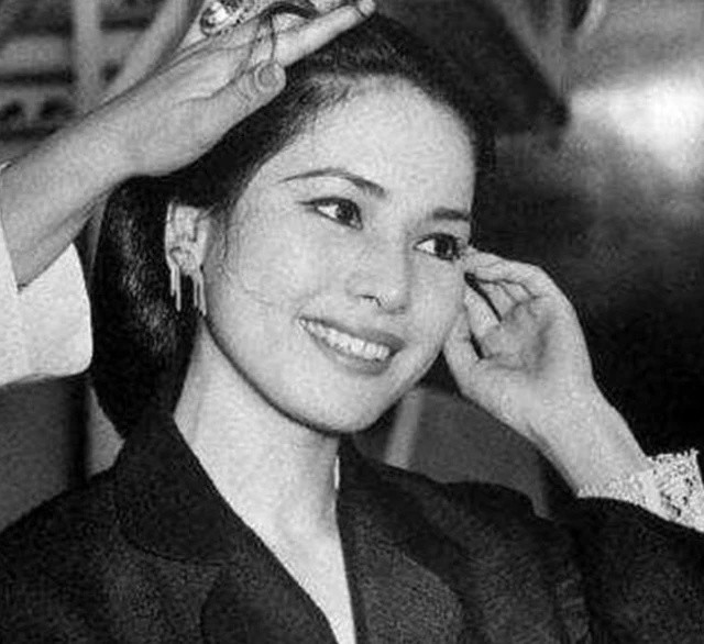 56岁开国总统访问日本对17岁少女动情当即宣布这是我老婆