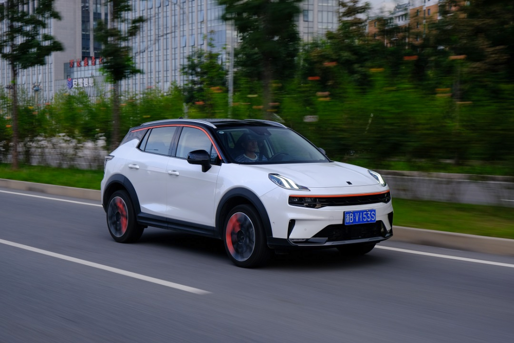 15t三缸够不够平顺新都市机能小型suv试驾评测领克06