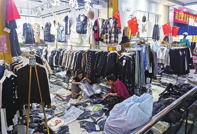 天气转冷销量翻番太原市各大服饰批发市场转热