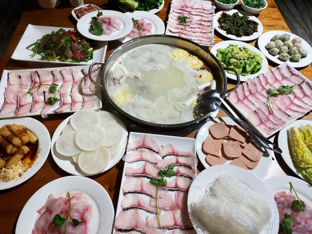 快来【御品原汤乌鱼府】这家店,养身又养胃的乌鱼汤锅,一次就让舌尖爽