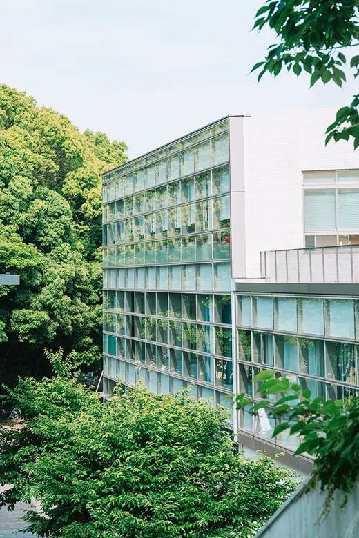 横滨国立大学是一所本部位于日本神奈川县横滨市保土谷区的综合性国立