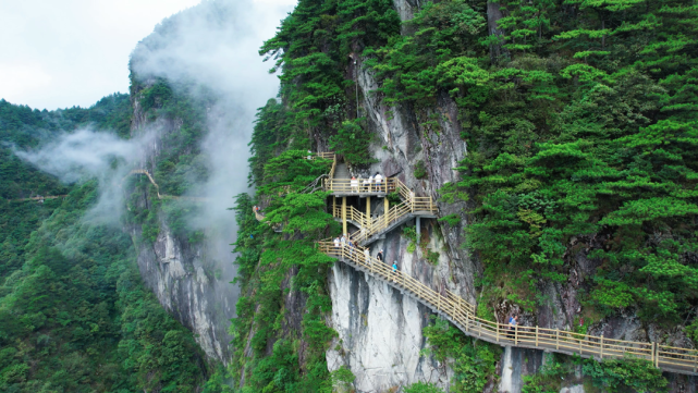 【愛在深秋 情暖重陽】明月山登高賞景泡溫泉,超多免票福利來襲!