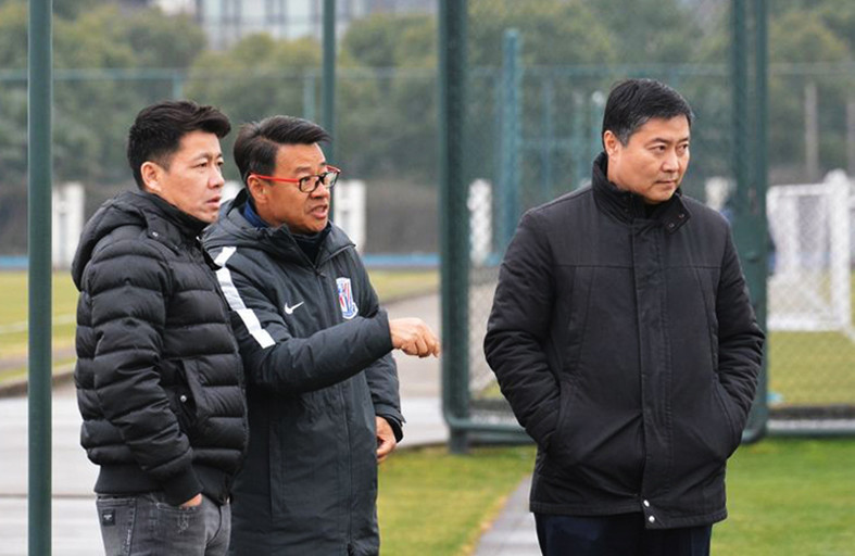 李玮锋韩鹏周海滨王鹏等人听课 球迷:中国足球完了