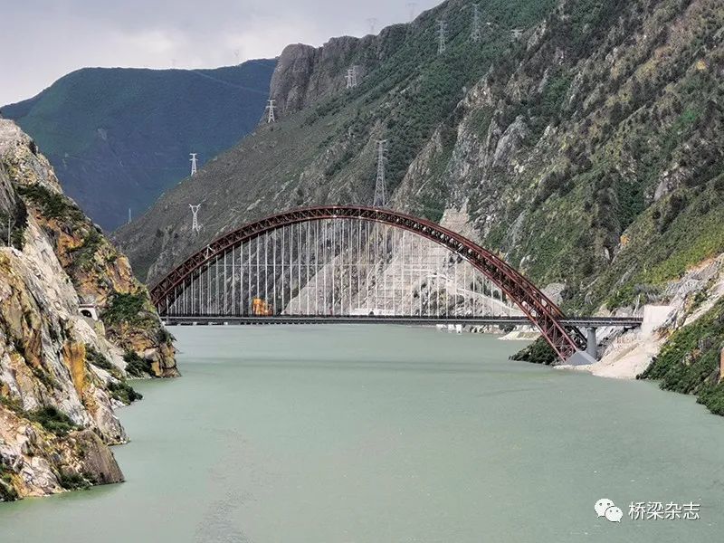 拉林铁路藏木雅鲁藏布江特大桥实景图