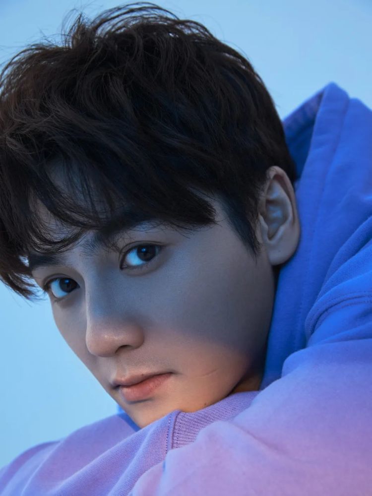 刘帅演绎多面角色探索无限自我