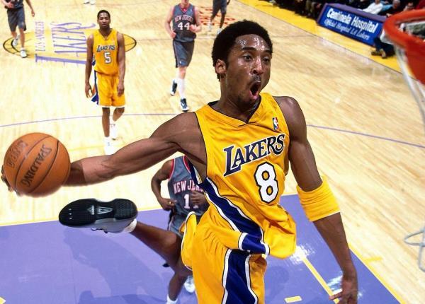 盖帽方面,科比职业生涯的单场盖帽纪录是 5次,他曾在三场不同的比赛中