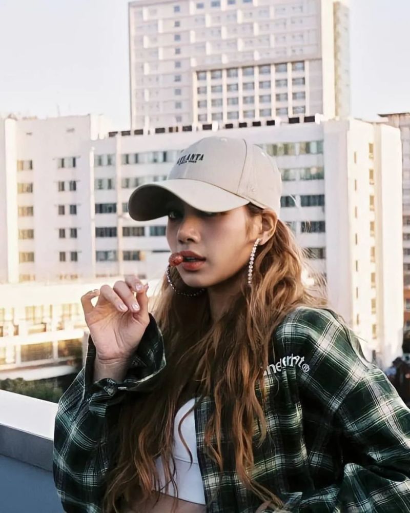 lisa美图特辑-今天是你们喜欢卷发绿格莎莎!